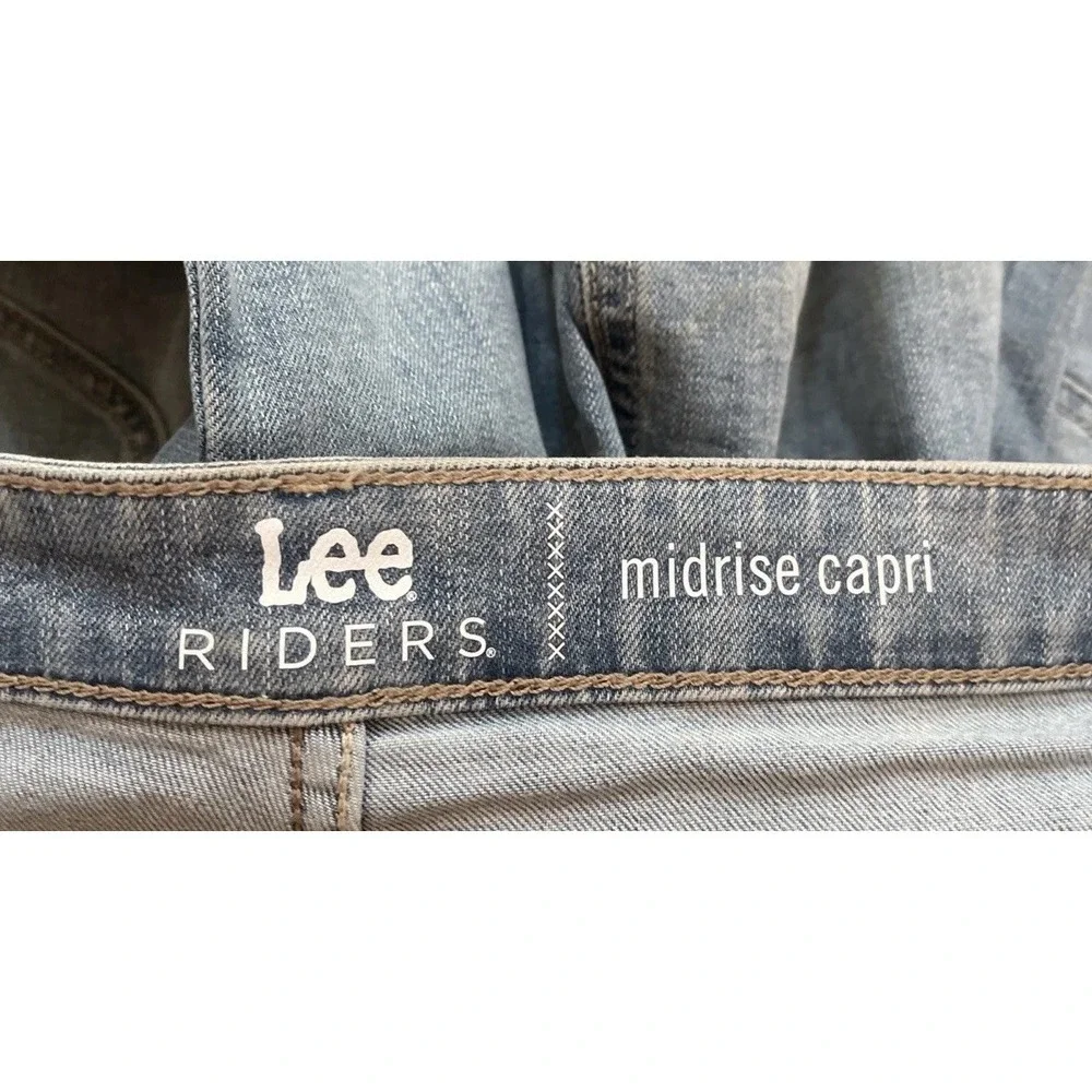 Lee Denim Capris Size 12 Mid Rise Regular Fit Ultramarine Light Wash NWT